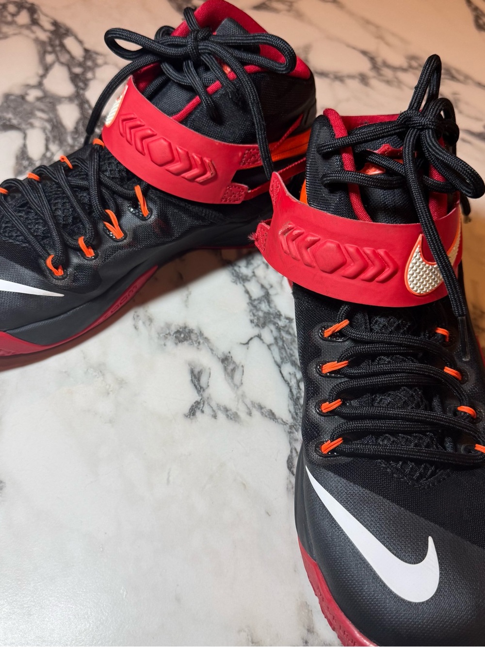 Nike LeBron Zoom Soldier 8 Black University Red Mens Size 9.5 Sneakers - Picture 13 of 13